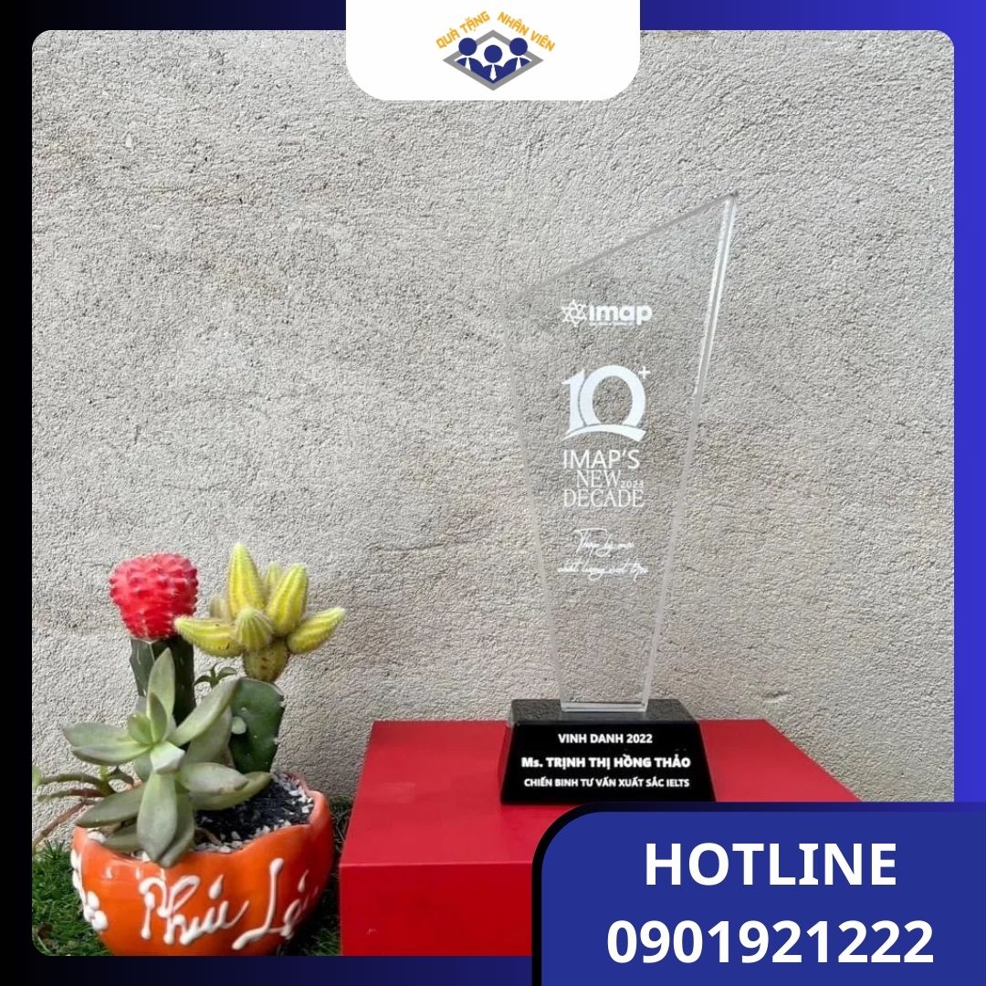 Cúp vinh danh cầm tay in logo